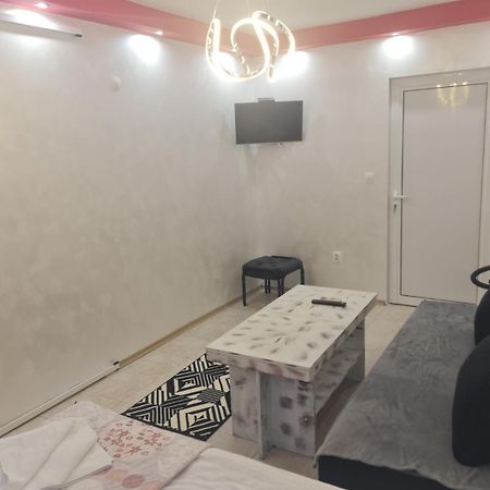 Day And Night Apartment Veliko Tarnovo Ngoại thất bức ảnh