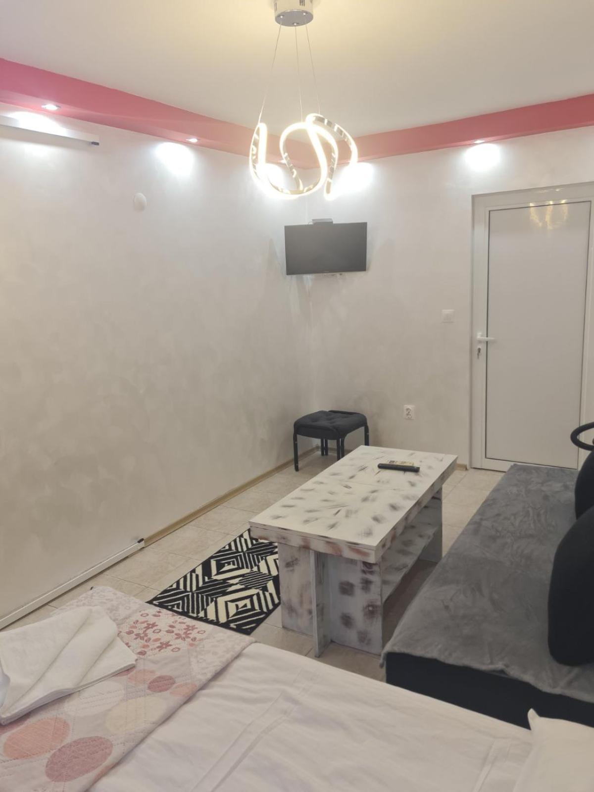 Day And Night Apartment Veliko Tarnovo Ngoại thất bức ảnh